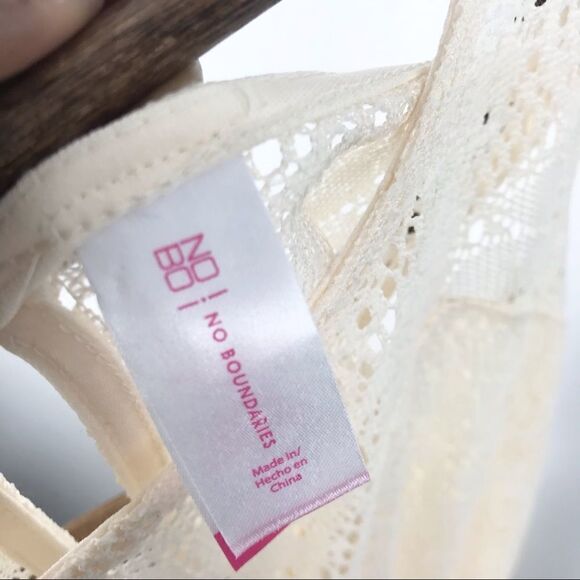 No Boundaries Lace Dress Size M - Picture 4 of 4